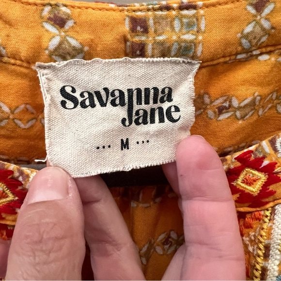 Savanna Jane Boutique Notched Neckline Floral Embroidery A Line Shirt, Size M - Picture 4 of 12